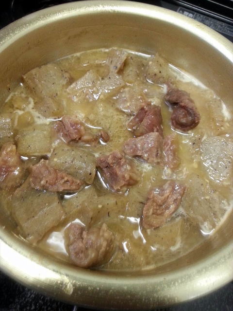 どてやき　煮込む